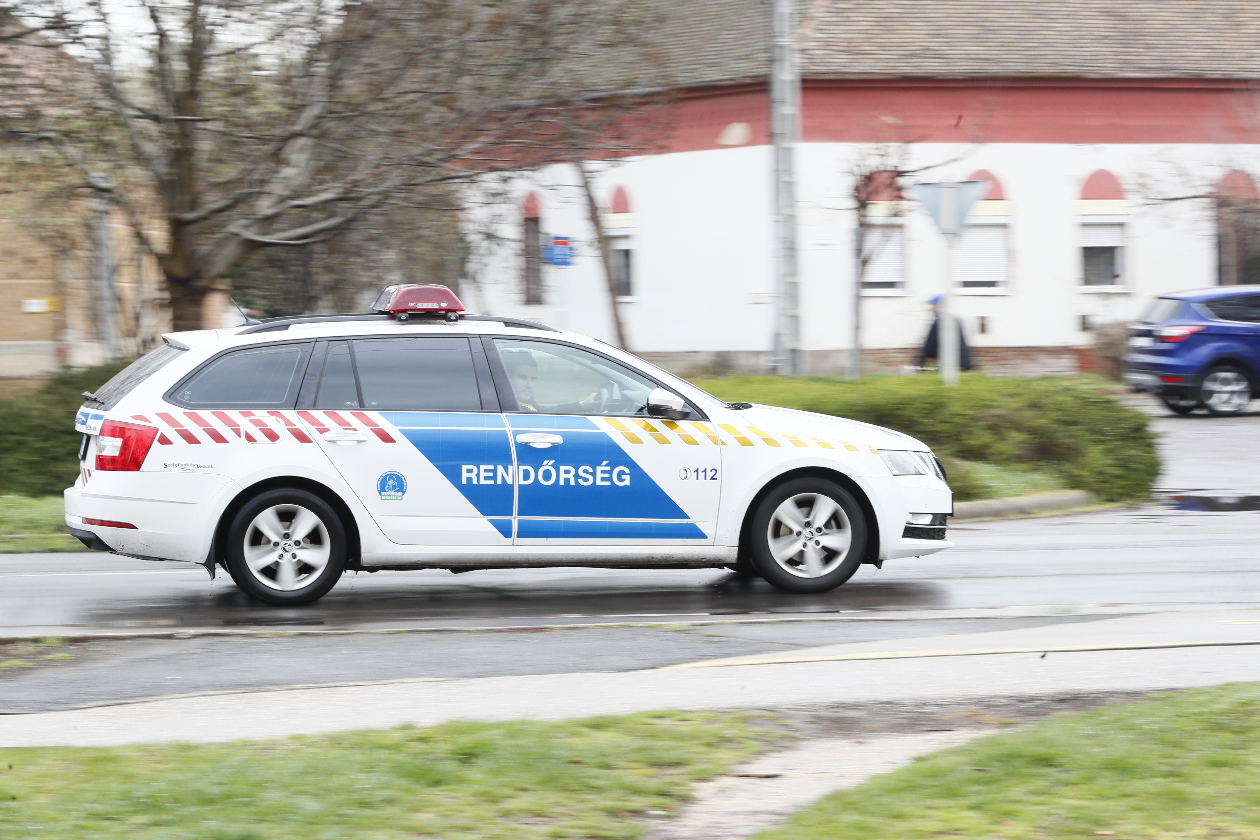 Teherautó gázolt halálra egy nőt Kisszállásnál