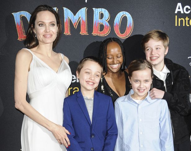 Angelina Jolie nem hagyhatja el Amerikát gyermekeivel Brad Pitt miatt -  Blikk