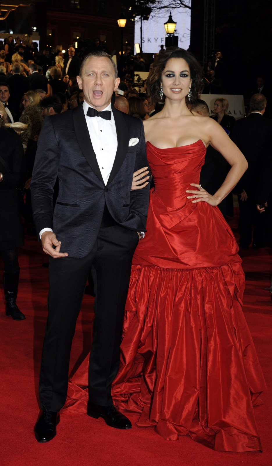Daniel Craig i Berenice Marlohe na premierze