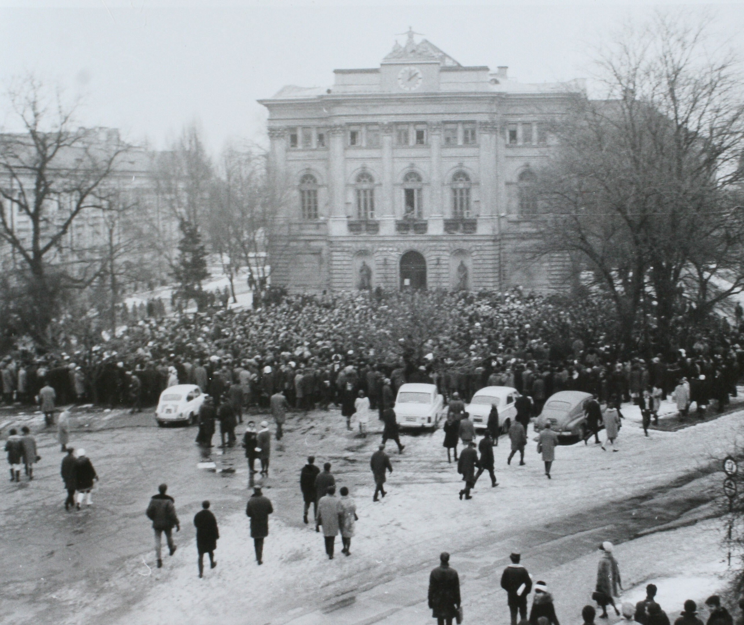 Zamieszki na kampusie uniwersyteckim przy Krakowskim Przedmieściu w Warszawie, marzec 1968 r