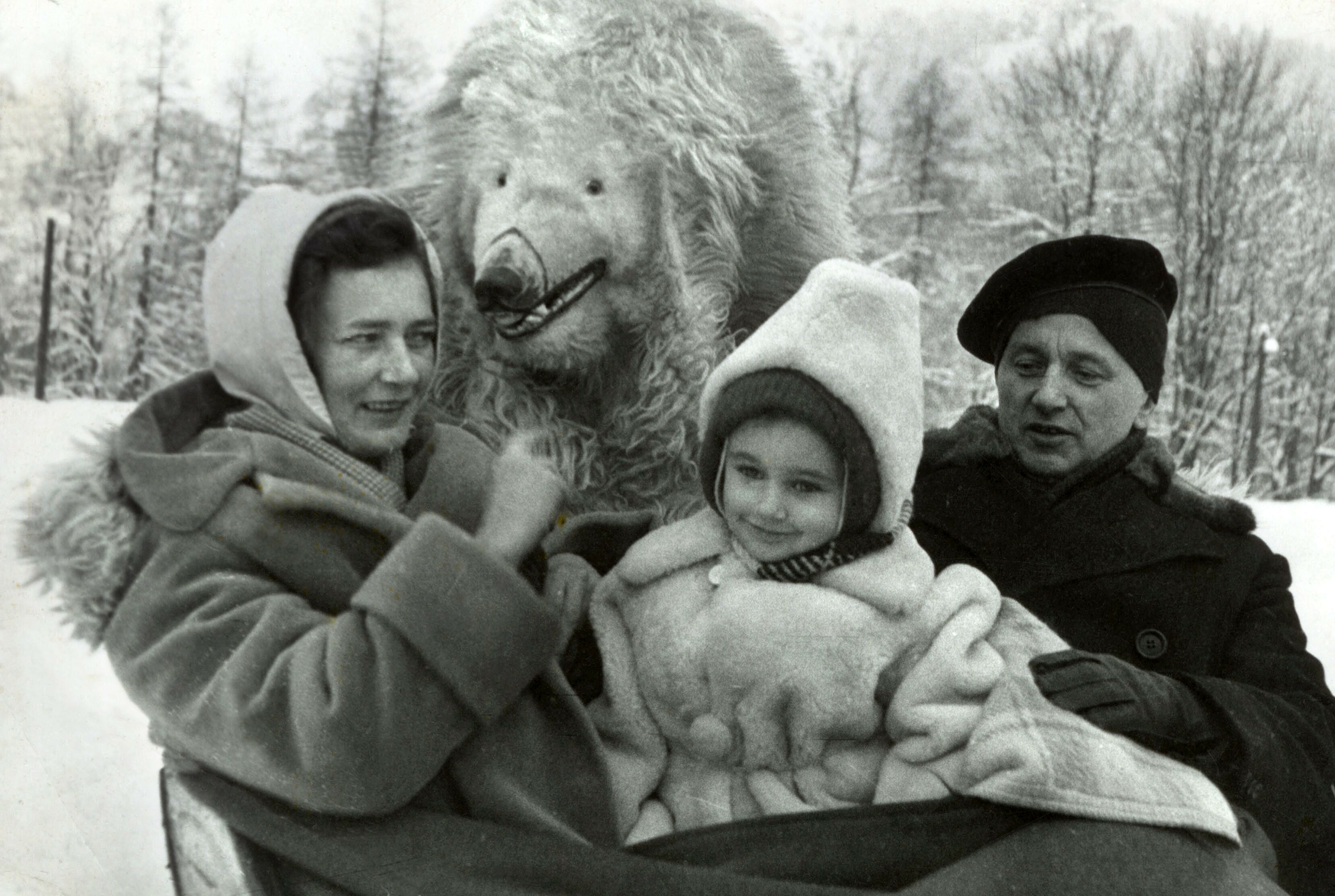 Zofia i Kazimierz Moczarscy z córką Elżbietą w Zakopanem, 1963 r.