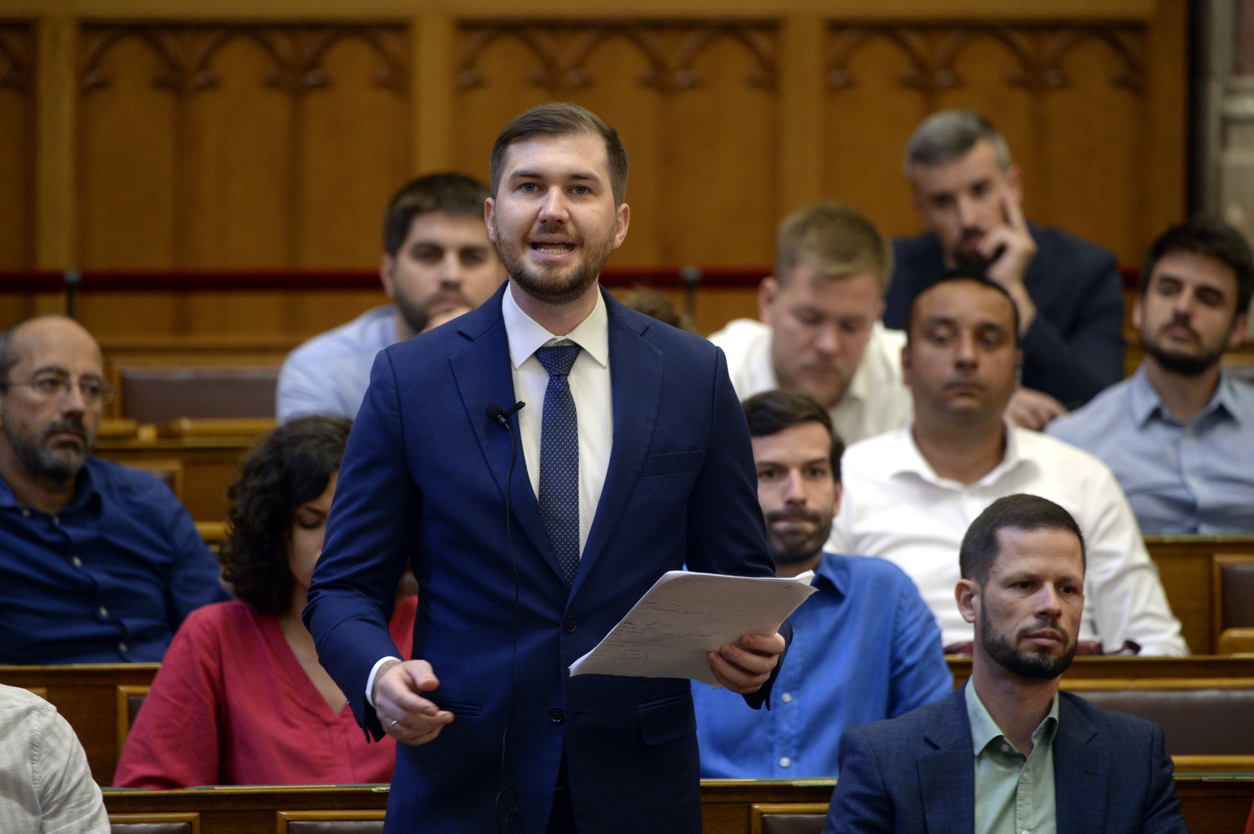 Ön szerint is jobban járnánk, ha a mestersége intelligencia írná a beszédet a politikusok helyett?