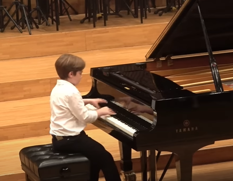 A Virtuózok ifjú zongoristája is életét veszítette a belgrádi iskolai lövöldözésben