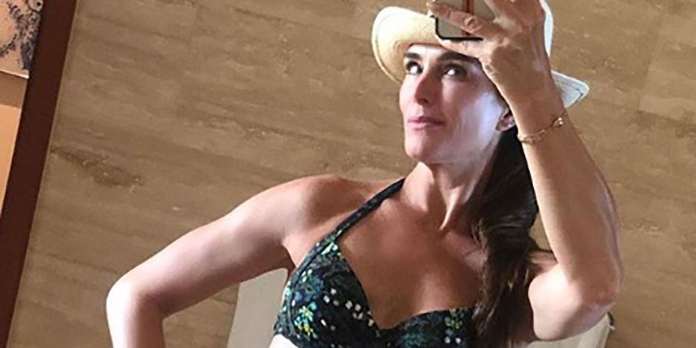 Brooke Shields Posts Bikini Photo Showing Off Abs On Instagram While On Vacation Pulse Nigeria