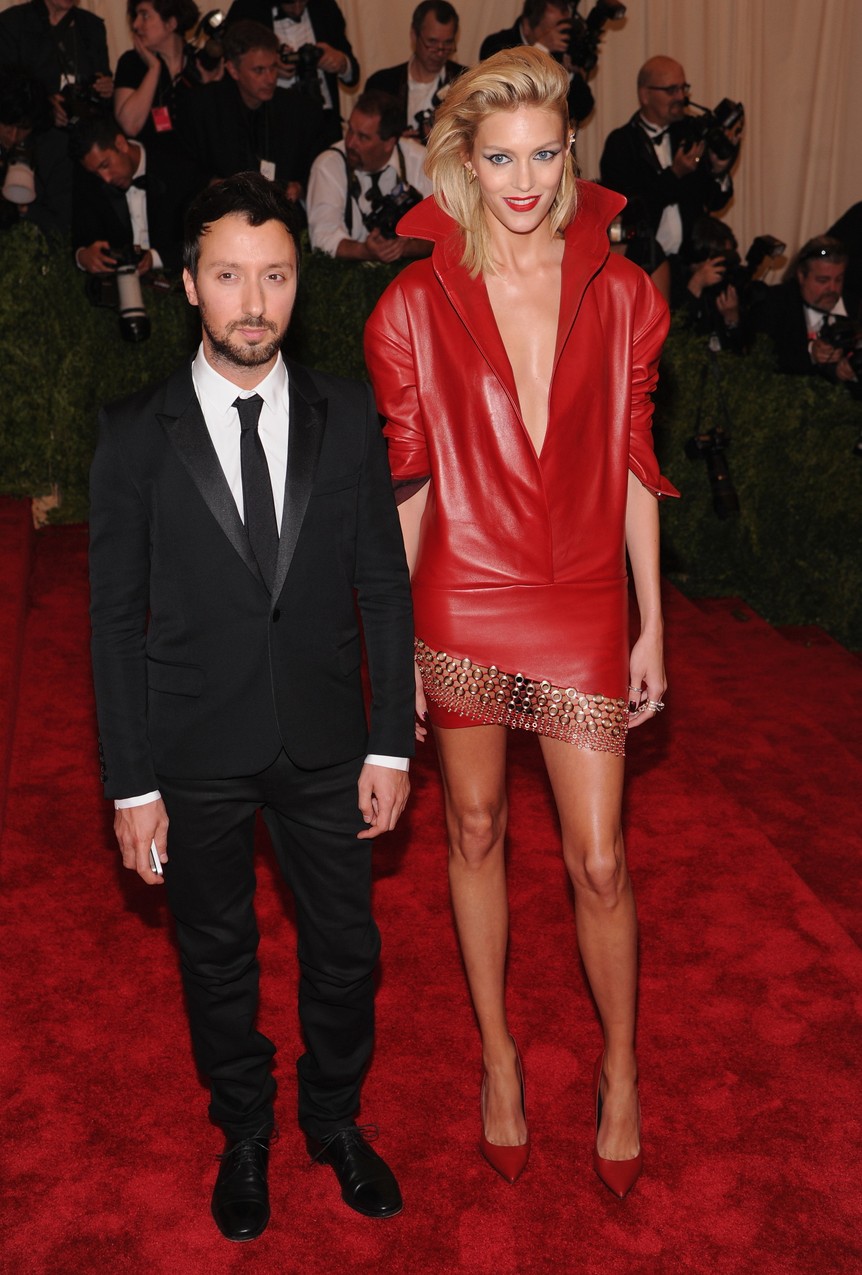 Gala MET 2013 Anja Rubik w towarzystwie Anthony'ego Vaccarello
