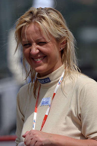 Na węgierskim torze Hungaroring z piskiem opon wystartowały Wyścigowe Samochodowe Mistrzostwa Polski. Pierwszym liderem Picanto Lotos Cup po wygraniu obu wyścigów, został Michał Kijanka. Zaś w cee’d Lotos Cup dwukrotnie zwyciężał Kamil Raczkowski.