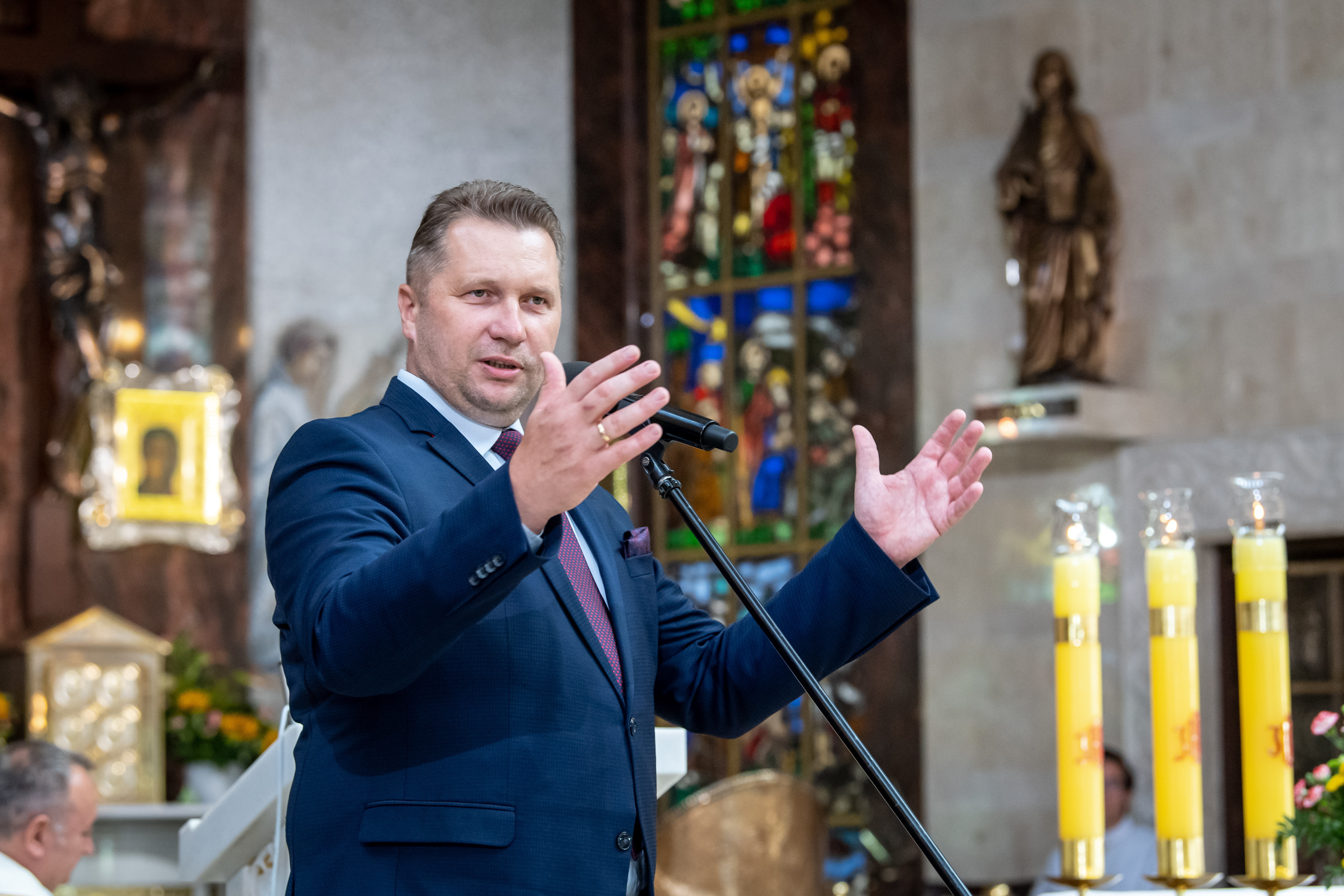 Minister edukacji Przemysław Czarnek podczas dorocznego spotkania środowisk Radia Maryja w Toruniu, 6 sierpnia 2022