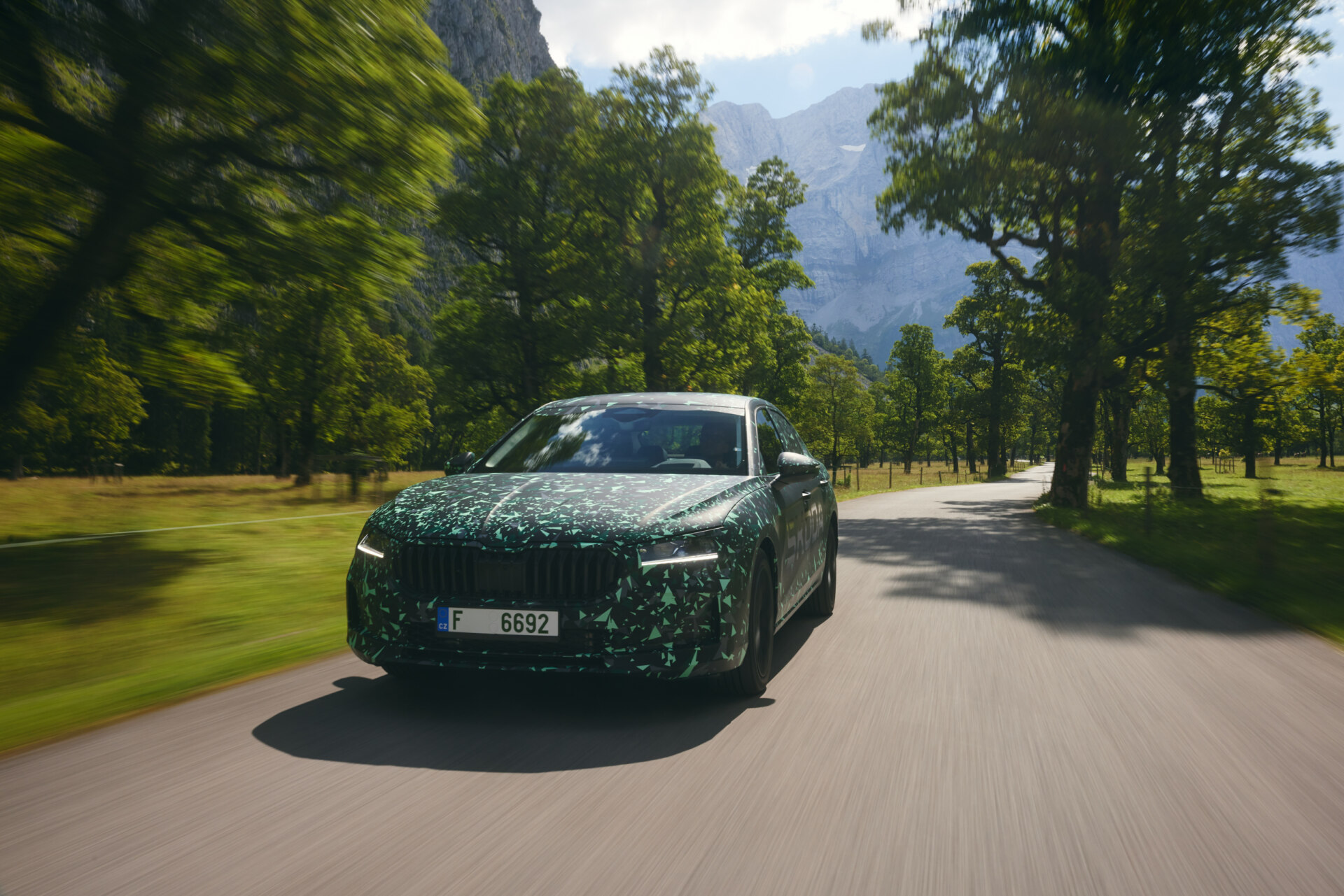 Újabb Skoda Superb a láthatáron – videó