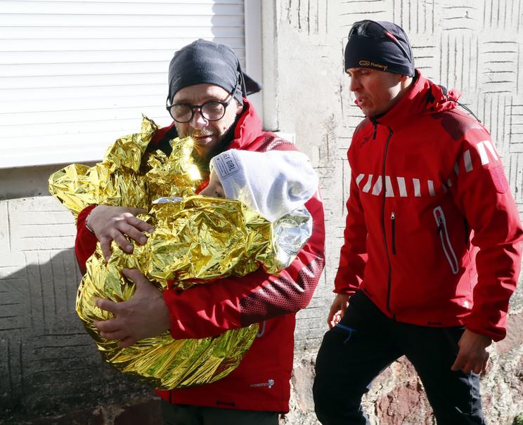 Büntetőeljárásban vizsgálják az hatéves kisfiú ügyét, akit egy teljes napon át kerestek a fagyban