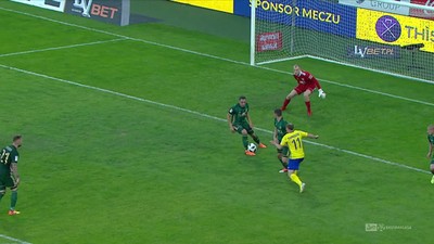 Arka - Śląsk (0:1): Kibice już krzyczeli z radości! Siemaszko uderzył z bliskiej odległości, ale jednak nie zdołał zmieścić piłki między słupkami!
