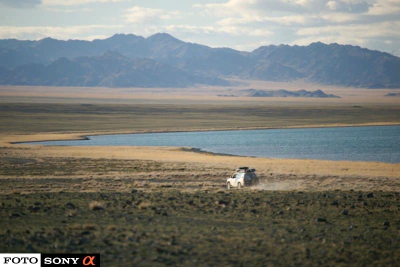 Mongolia - jedno z górskich jezior