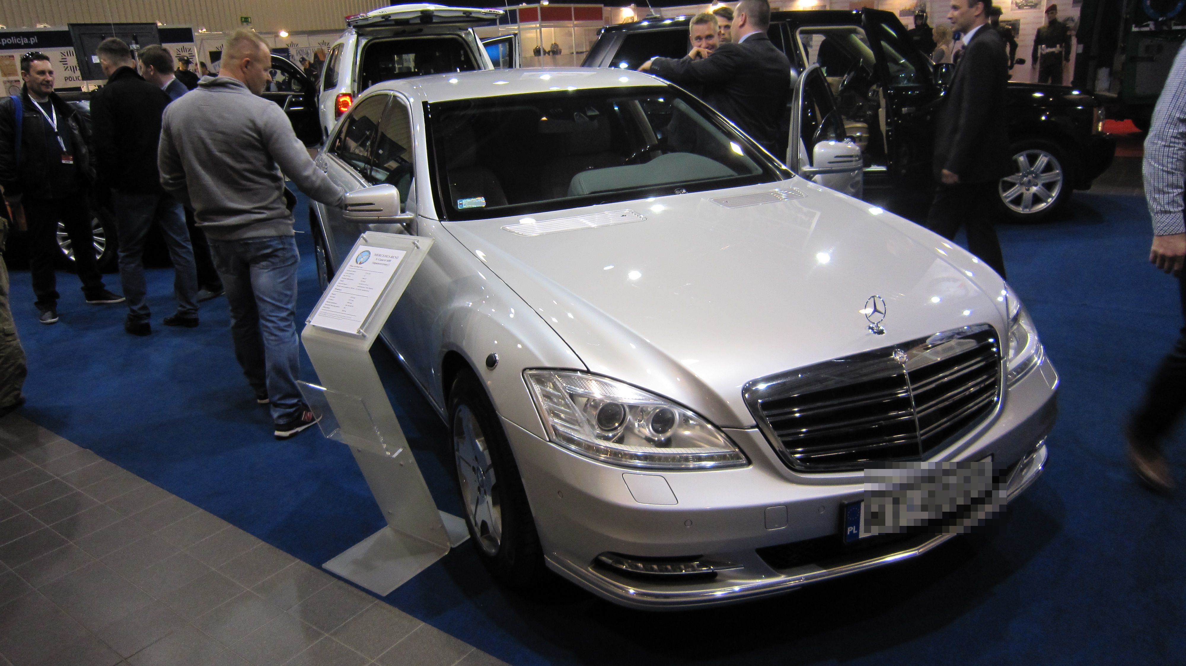 Samochód BOR - Mercedes S 600 Guard