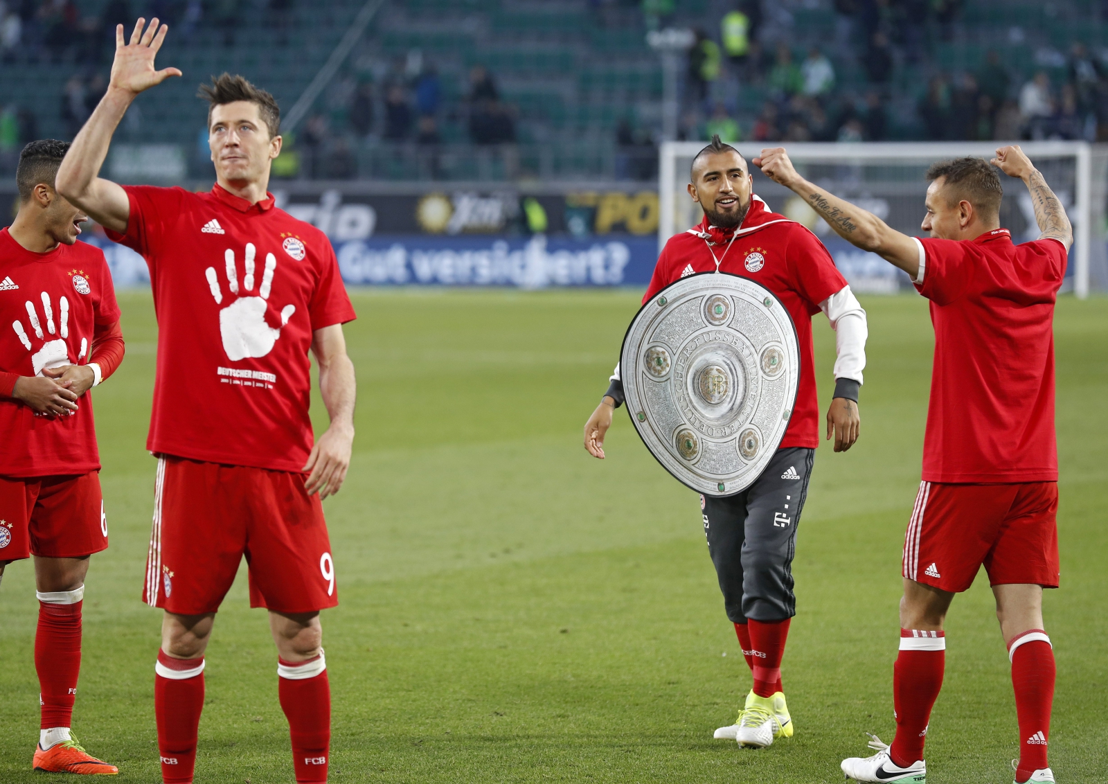 Tak Robert Lewandowski cieszył się z kolegami z Bayernu z kolejnego mistrzostwa Niemiec