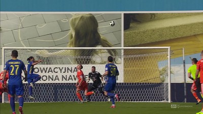 Bruk-Bet - Arka (2:1): Jurado mógł dać gdynianom wyrównanie. Hiszpan strzelał głową z pięciu metrów, ale zrobił to niedokładnie