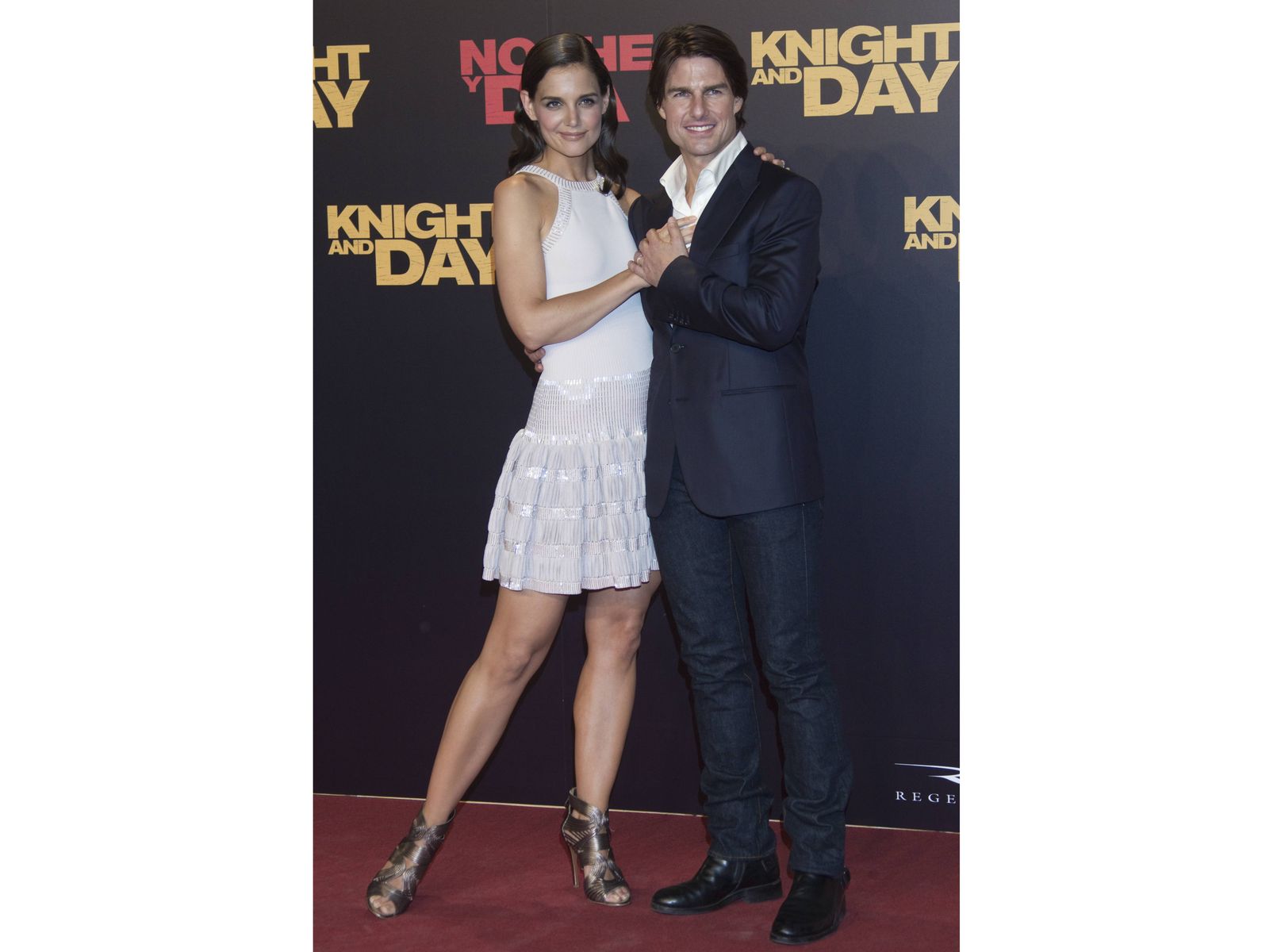 Katie Holmes sądzi, że jej nogi są zbyt masywne