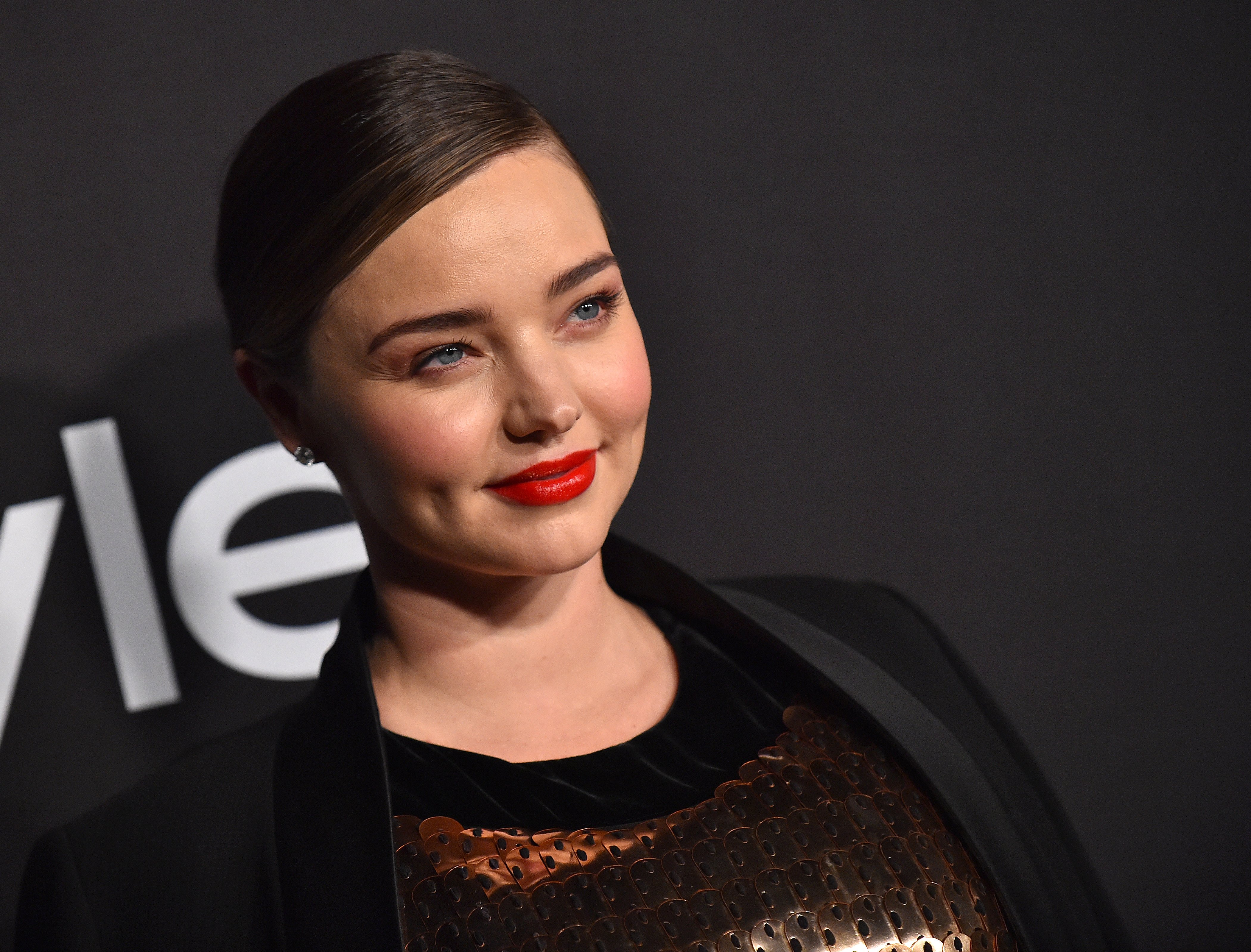 Hoppá! Negyedik babáját várja a Victoria's Secret-modell