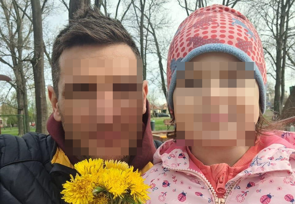 Elengedték a rendőrök, utána végzett kislányával és magával Éva - Egykori vejét mocskolja a Blikknek a jászszentandrási gyilkos nő apja