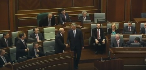 Premijer Kosva Isa Mustafa čestita Tačiju