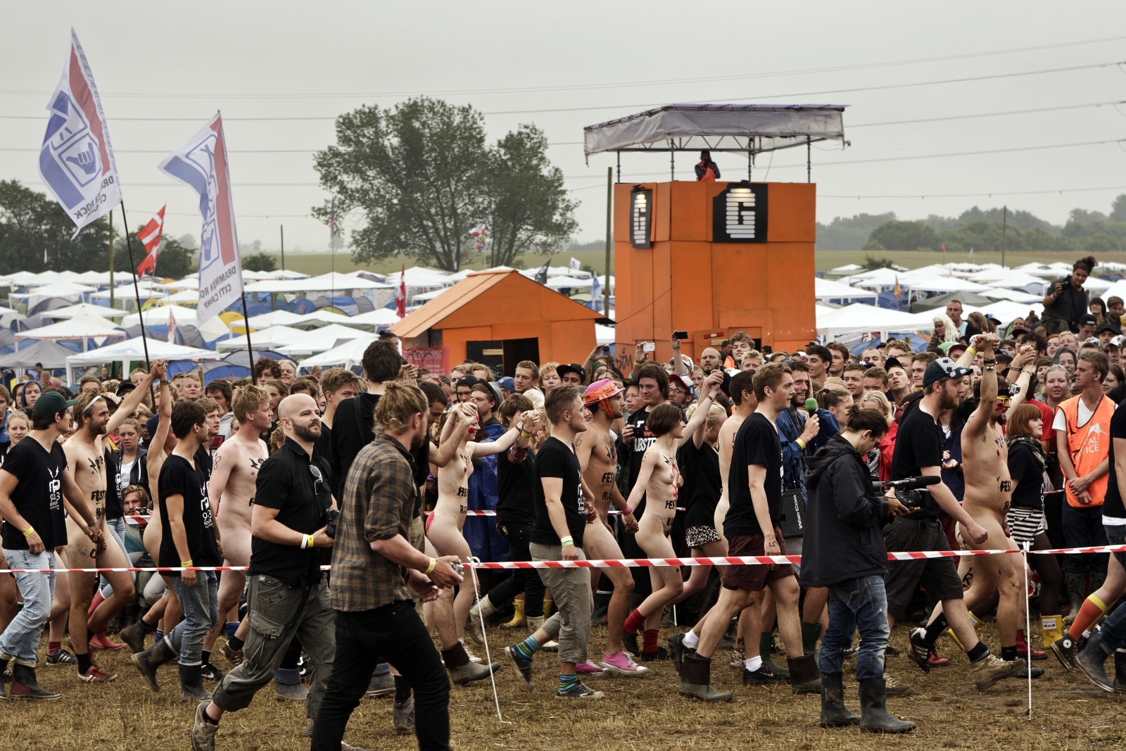 Tradycyjny w Roskilde bieg golasów