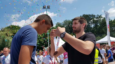Đorđe Gagić na Sportskim igrama mladih dodeljuje medalje najboljima