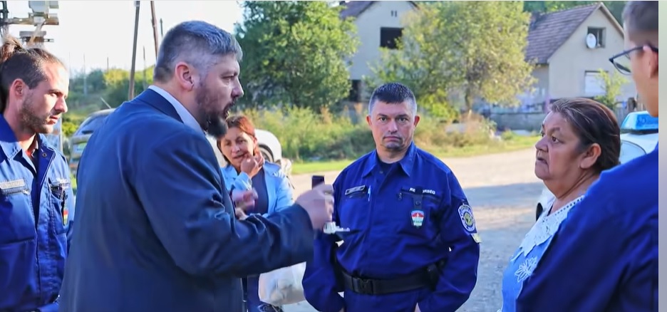 Gyuricza László rendet csinált, nem semmi: „Nagyon sok bejelentést kapunk, hogy gyerekek trágár stílusban zaklatják az átmenő forgalmat” – videó