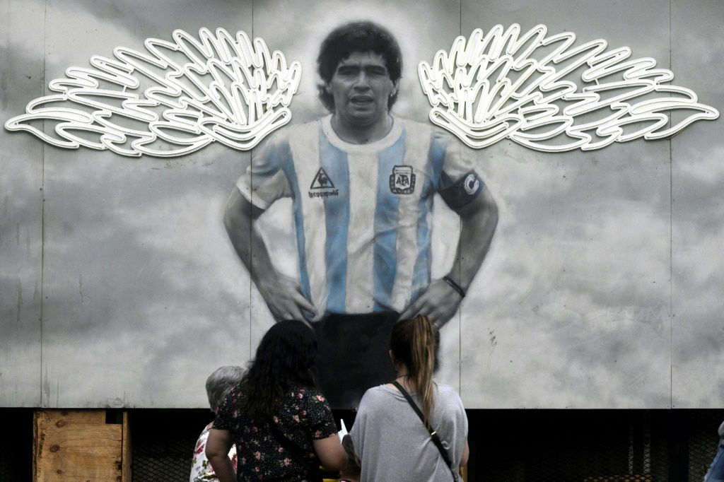 Maradona is dead, long live Maradona! World honors \'Golden Kid\'