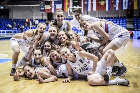 Mlada ženska košarkaška reprezentacija Srbije slavi uspeh u Šopronu