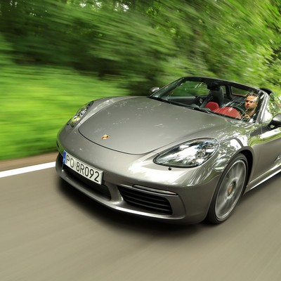 Porsche 718 Boxster - mniej, ale też i więcej!