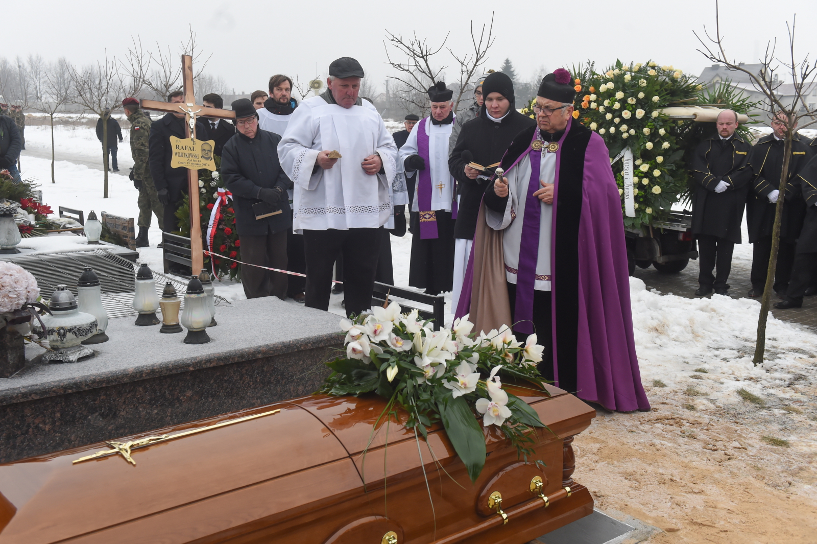 Występował w debatach sejmowych m.in. nad ustawą budżetową - w której apelował do rządu, by w roku 2017 skoncentrować się na obniżeniu ryzyka inwestycyjnego; nad złożoną przez prezydenta ustawą obniżającą wiek emerytalny - gdzie ocenił, że