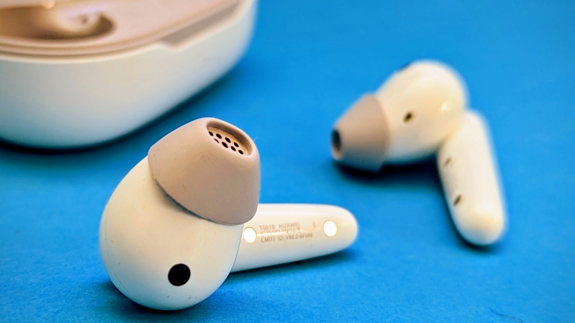 Nur 50 Euro! Wie gut sind die In-Ears-Kopfhörer Huawei Freebuds SE? |  TechStage
