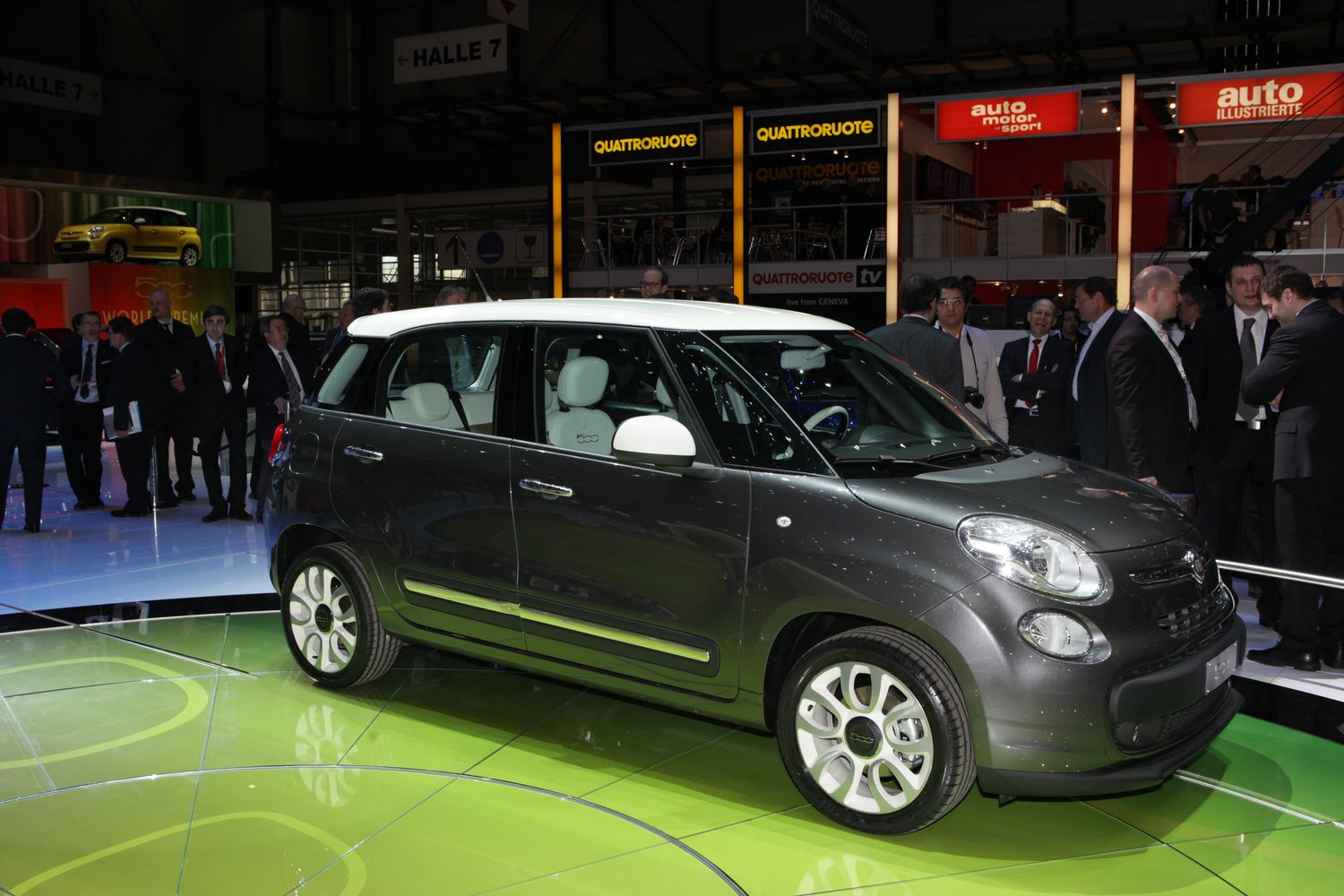 Również wszerz przybyło centymetrów - nowe auto mierzy 178 cm (plus 3 cm)