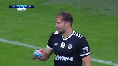 Arka - Jagiellonia (0:2): Ależ refleks Steinborsa! Bezjak otrzymał świetne podanie, huknął niesygnalizowanie, ale Łotysz jakimś cudem odbił piłkę!
