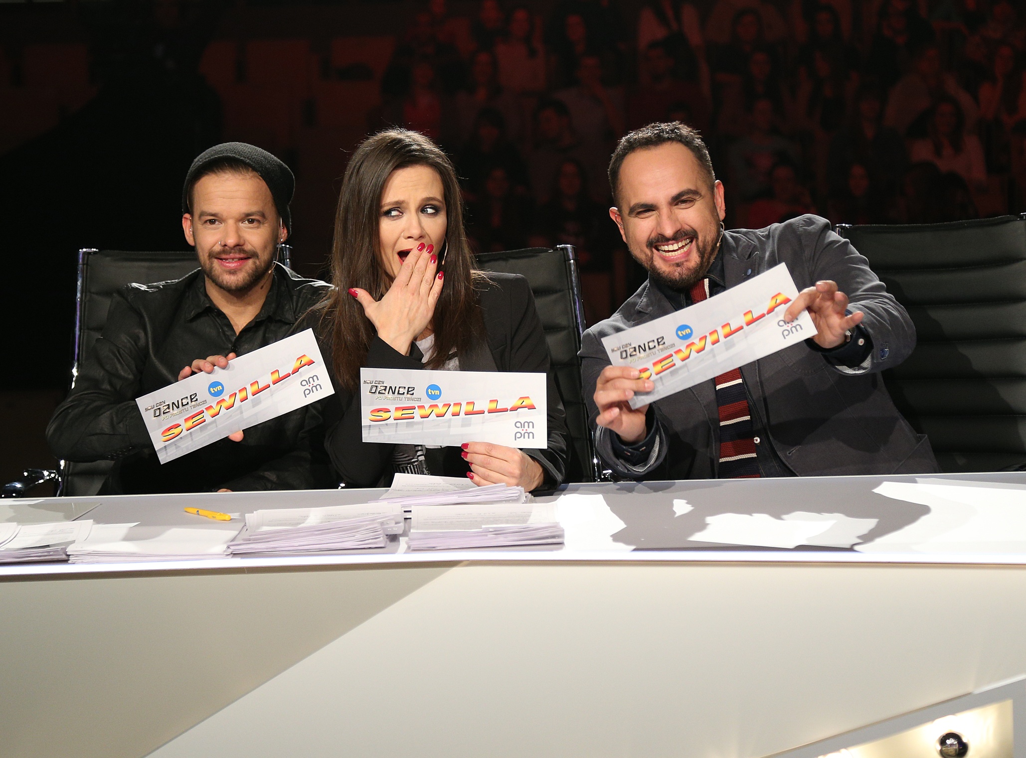 <b>POWROTY</b>„You can dance – Po prostu tańcz!” wraca po trzech latach na antenę TVN! Wszystko za sprawą
niezwykle uzdolnionych tancerzy, którzy byli wówczas za młodzi, by wystartować w castingu. Teraz
przyszła kolej na nich! Poprzednicy podnieśli poprzeczkę bardzo wysoko. Nowych uczestników czeka krew,
pot i łzy. Ciężka praca, zarówno fizyczna, jak i psychiczna oraz ocena surowego jury. Dopingować ich będzie
Patricia Kazadi. Najlepszy z najlepszych wygra kurs w prestiżowej szkole tańca oraz 100 tysięcy złotych!