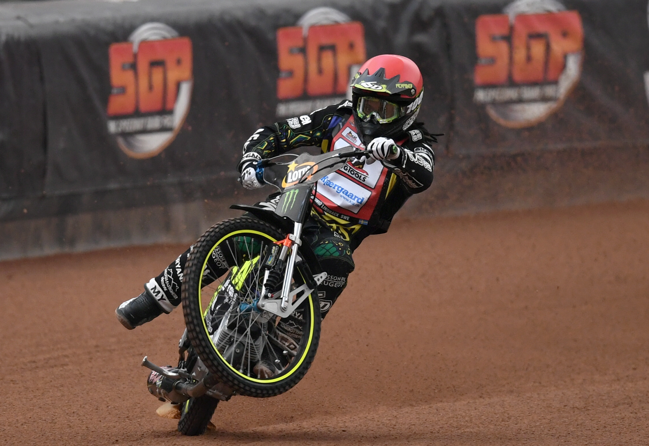 Przed rokiem najlepszy w Warszawie był Brytyjczyk Tai Woffinden, który w finale pokonał późniejszego mistrza świata Amerykanina Grega Hancocka i Słoweńca Mateja Zagara. Najlepszy z Polaków Zmarzlik zajął szóste miejsce. Turniej w 2015 roku wygrał Zagar, mający najwięcej punktów po trzech seriach startów. Na trzeciej pozycji został sklasyfikowany Jarosław Hampel, który dwa miesiące później doznał ciężkiej kontuzji w zawodach Drużynowego Pucharu Świata i nie dokończył rywalizacji w MŚ.