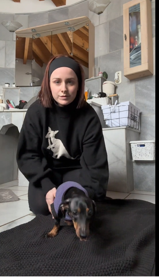 Szívszaggató: kiskutyájáért küzd a népszerű magyar énekesnő