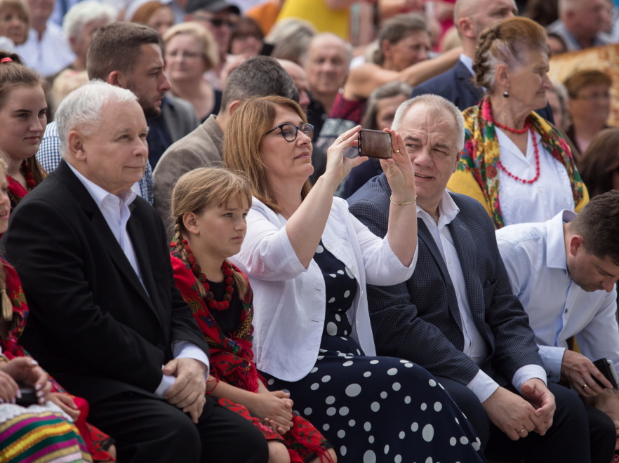 ... stylowy zestaw, w którym niemal każdy wygląda dobrze...