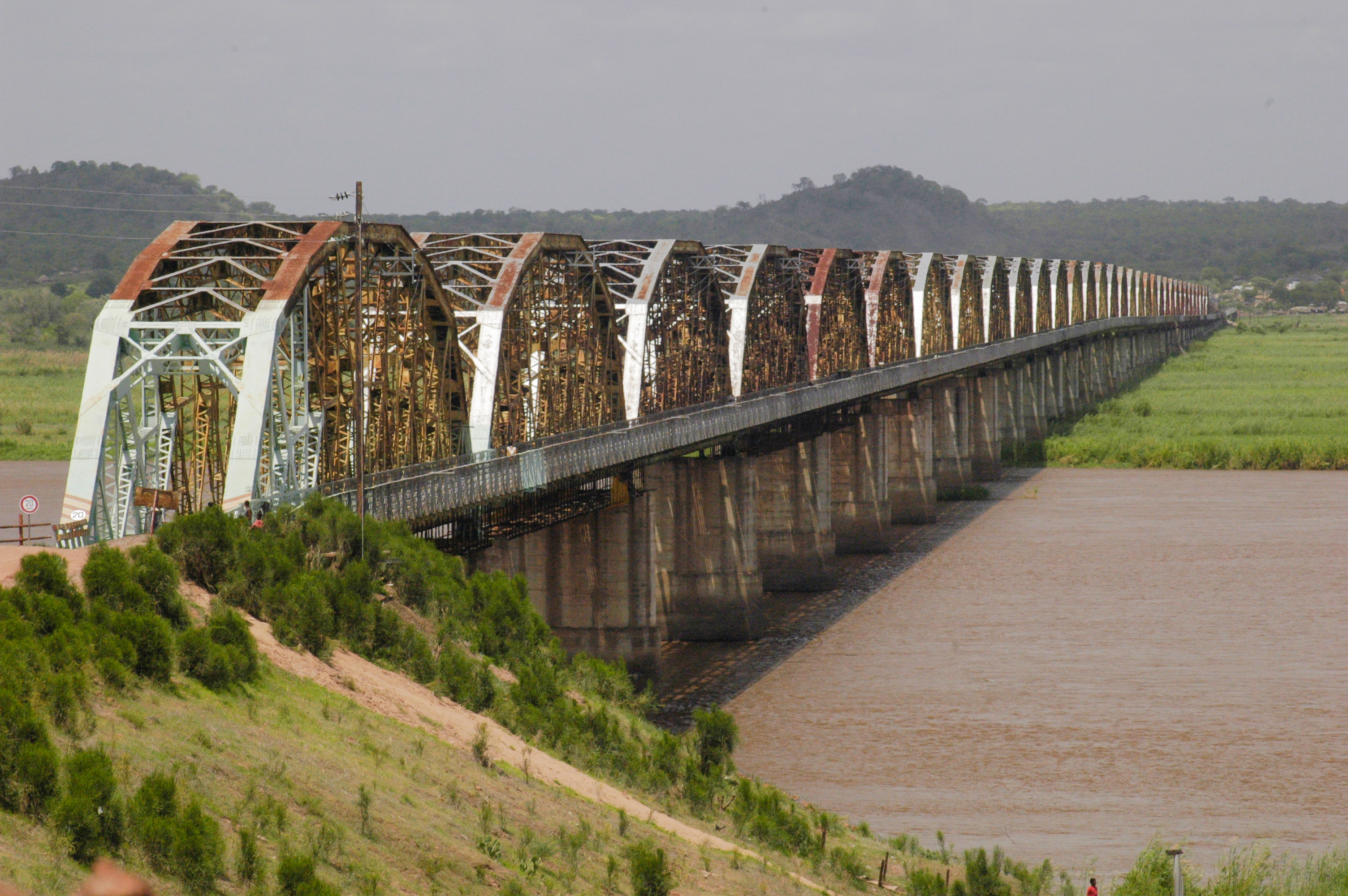 Dona Ana Bridge. [wikimedia]