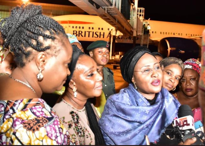 Mrs Aisha Buhari returns to Nigeria after a long holiday in the UK. (Twitter/Adeda)