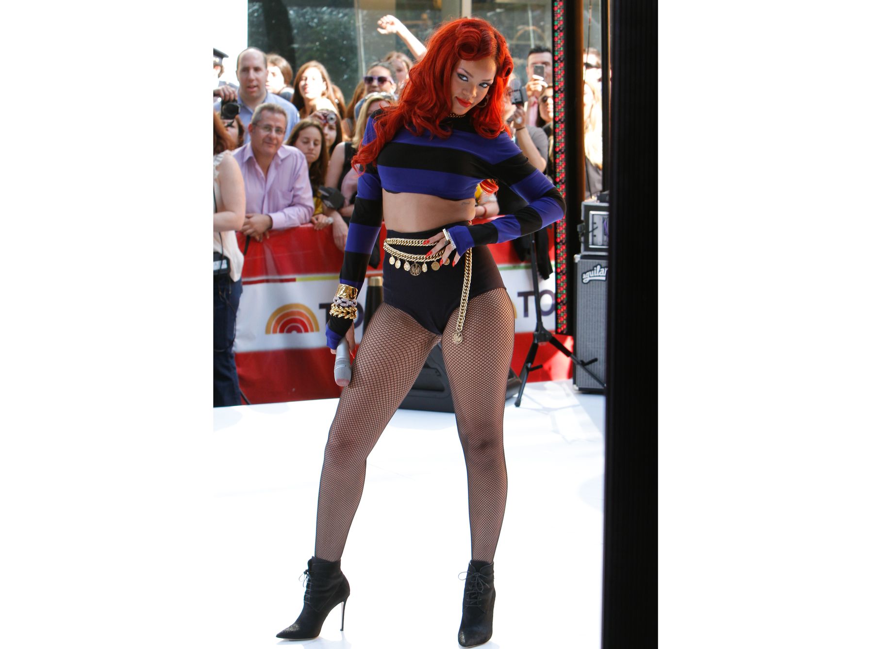 Rihanna nie lubi swoich nóg, uważa, że są za grube