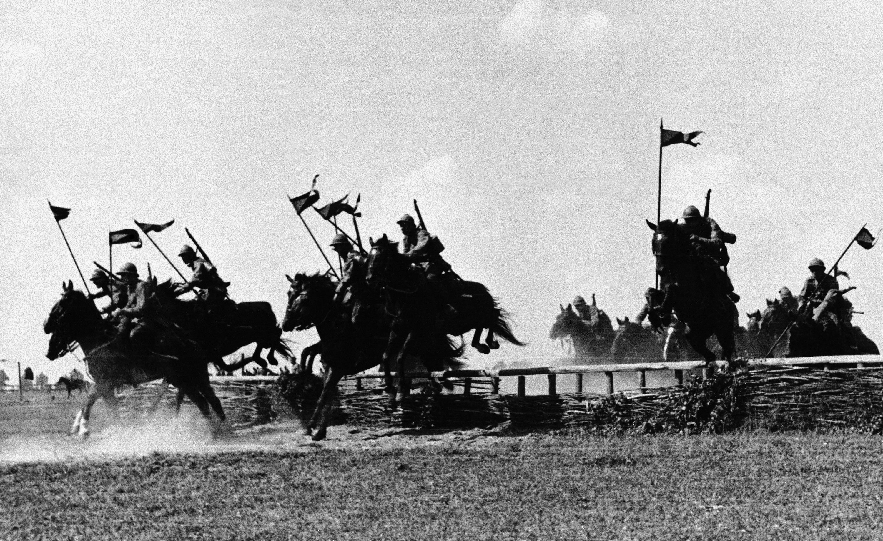 Upadek Warszawy we wrześniu 1939 roku. ARCHIWALNE ZDJĘCIA
