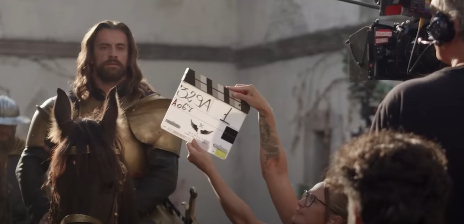 „Olyan mint a Trónok harca, csak sárkányok nélkül” – Itt az első előzetes 10,5 milliárd forintból készülő Hunyadi-sorozathoz – videó