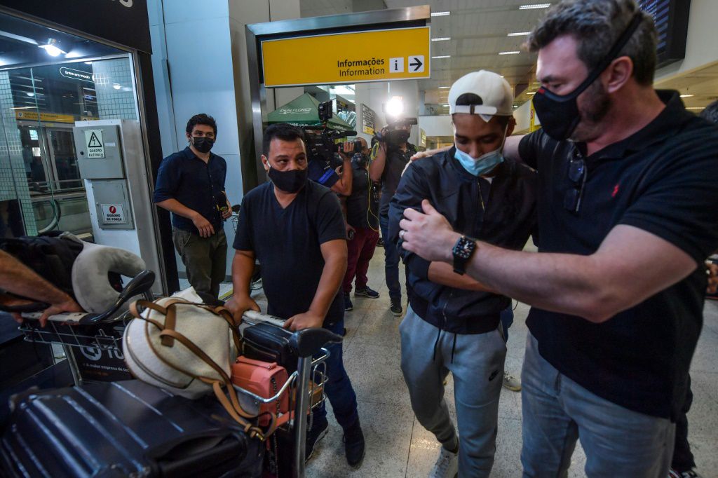 Brazilian footballers speak of \'terror\' in Ukraine flight