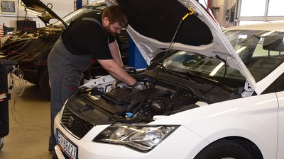 Używane auto z LPG: droższe czy tańsze?