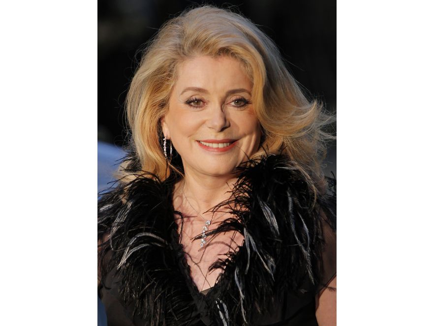 Deneuve ma dwoje wnucząt