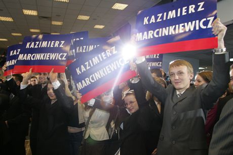 12.11.2006 Warszawa wybory samorzadowe siedziba PiS Prawo I Sprawiedliwosc przy Nowogrodzkiej nz Kazimierz Marcinkiewicz i Jaroslaw KaczynskiFot.Piotr Kowalczyk