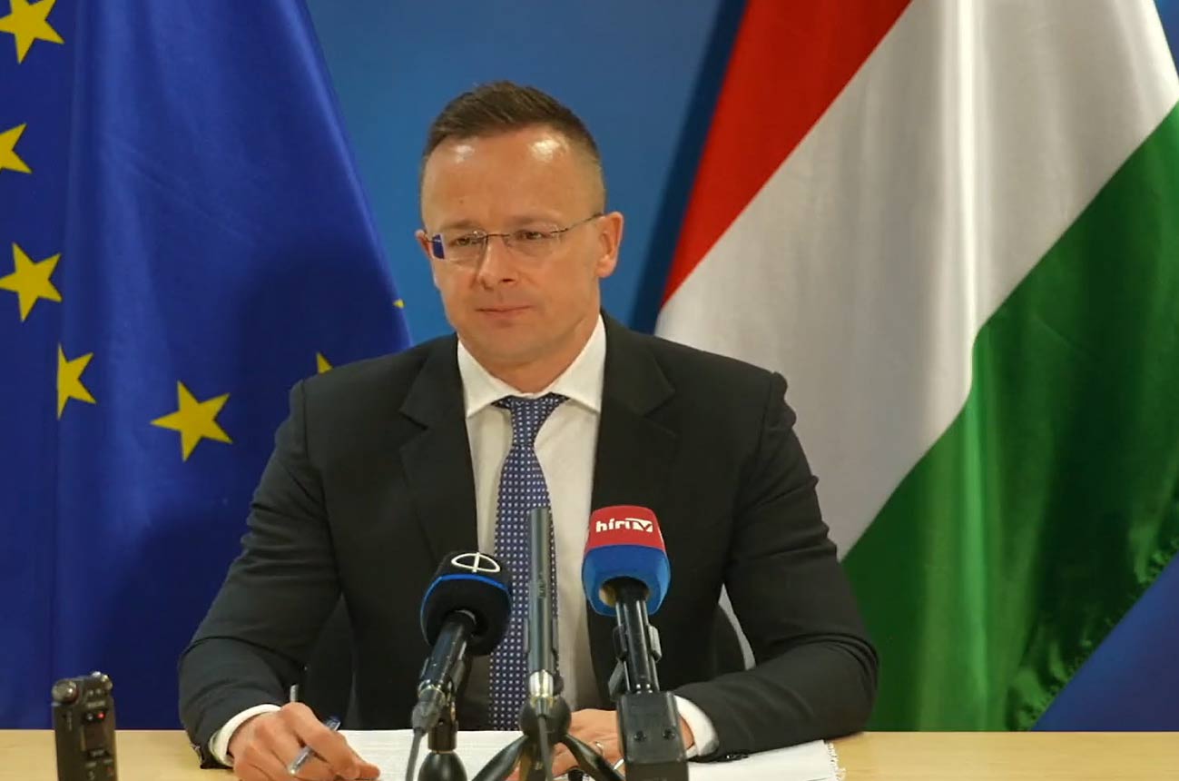 Szijjártó Péter bejelentése az ukrajnai lőszerszállításról - Magyarország nem akadályozza meg, de...
