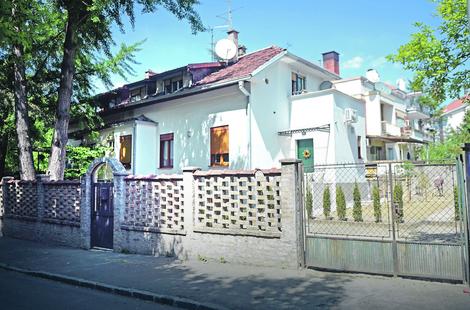 Radovi na dogradnji obavljeni su bez dozvole države i bez saglasnosti suvlasnika: Kuća na beogradskoj Paliluli