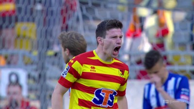 Jagiellonia - Wisła P. (1:1): Kapitalny gol Runje! Mocne i precyzyjne uderzenie głową daje Jadze wyrównanie!