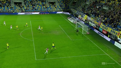 Arka - Cracovia (1:0): Joker Pik? Było blisko. Ładne przyjęcie 17-latka, mocny strzał - zabrakło nieco precyzji