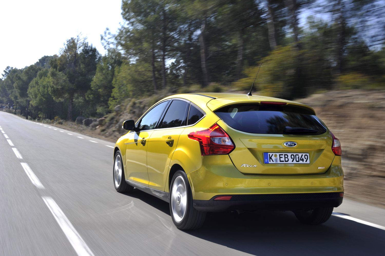 100-konna wersja potrzebuje 12,5 s na przyspieszenie do 100 km/h. Prędkość maksymalna - 185 km/h. 125-konna odmiana jest szybsza - sprint do